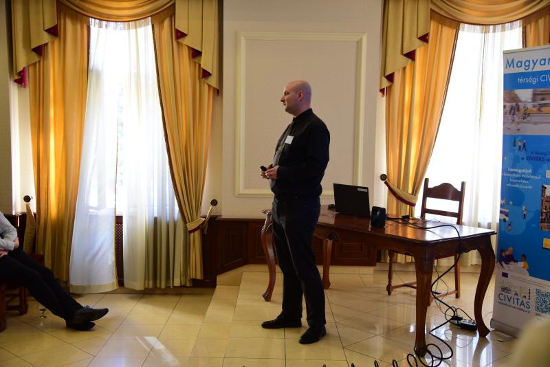 Dr. Lakatos András
