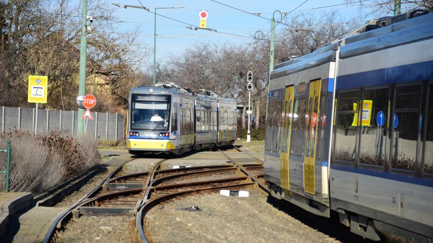 Tram-train